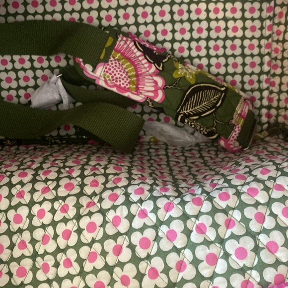 Vera Bradley Green and Pink Floral Women's Bag - Picture 5 of 9